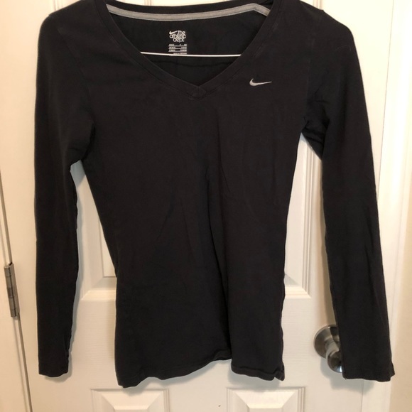 Nike Tops - 🌟Nike long sleeve🌟 Nike Tops - 🌟Nike long sleeve🌟